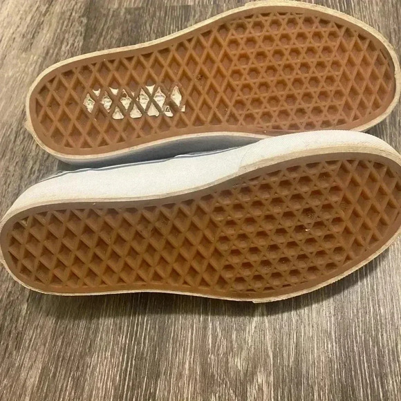 Plaid platform slip on Asher Vans . Size 6 - Picture 3 of 3